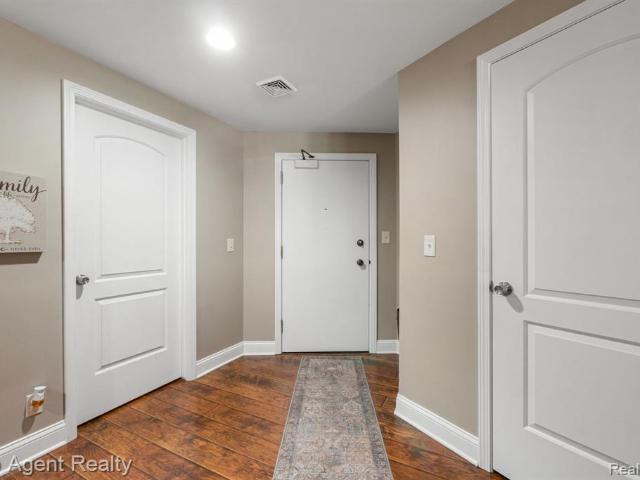 Condo for sale in The Enclave Condominiums, Novi