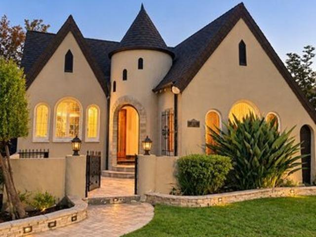 House for sale in Los Angeles, Los Angeles County