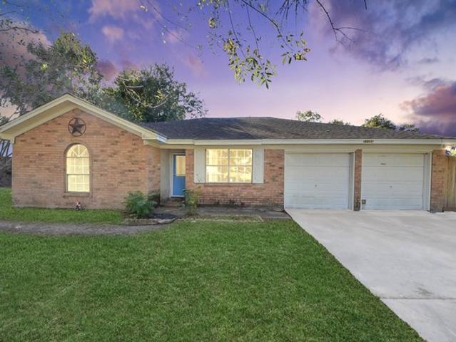 House for sale in Dickinson, Galveston County