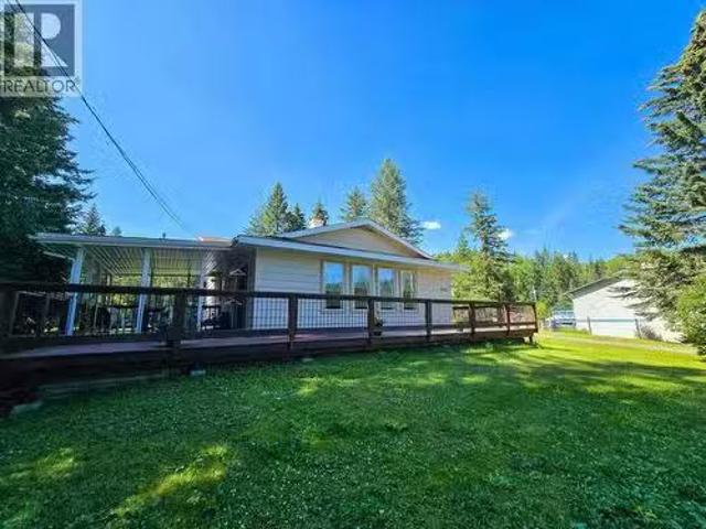 House for sale in Eagle Creek, British Columbia