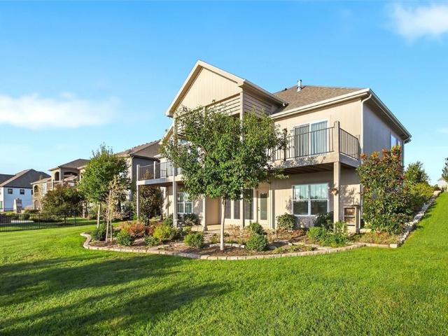 House for sale in Basehor, Leavenworth County