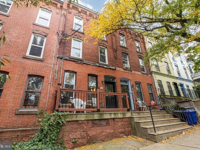 Townhouse for sale in Spruce Hill, Philadelphia