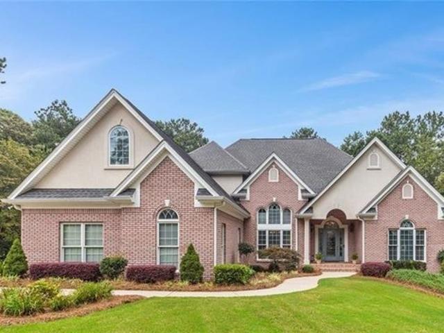 House for sale in Flowery Branch, Georgia