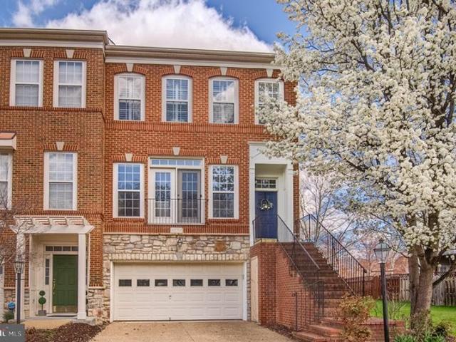 Townhouse for sale in Virginia