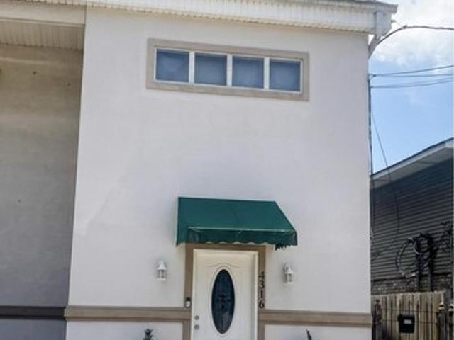 Townhouse for sale in Metairie, Louisiana