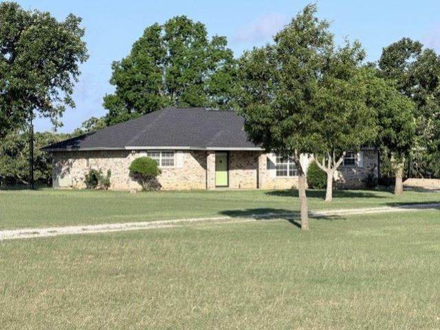 House for sale in Bowie, Texas