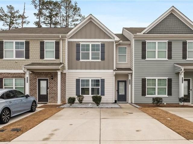 Townhouse for sale in Red Oak, Georgia
