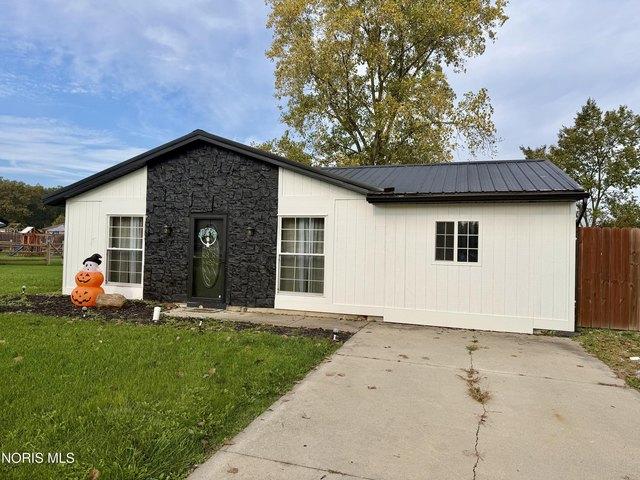 House for sale in Defiance, Defiance County