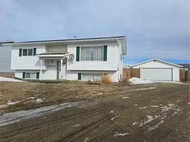 House for sale in Grimshaw, Alberta