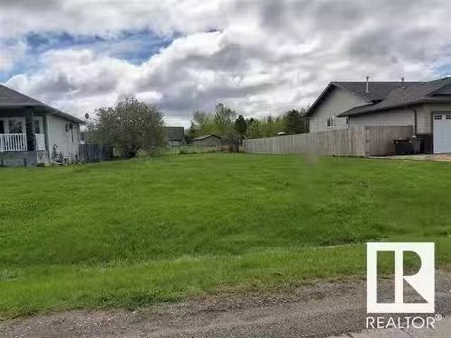 House for sale in Alberta Beach, Alberta