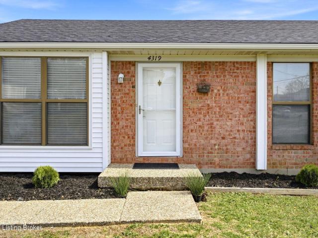 House for sale in Jeffersontown, Kentucky