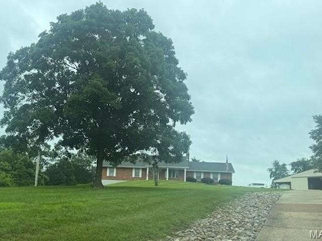 House for sale in De Soto, Missouri