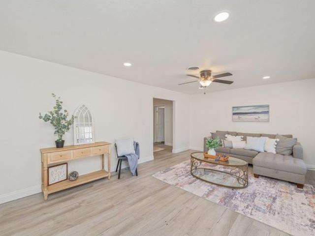 House for sale in Valparaiso, Florida