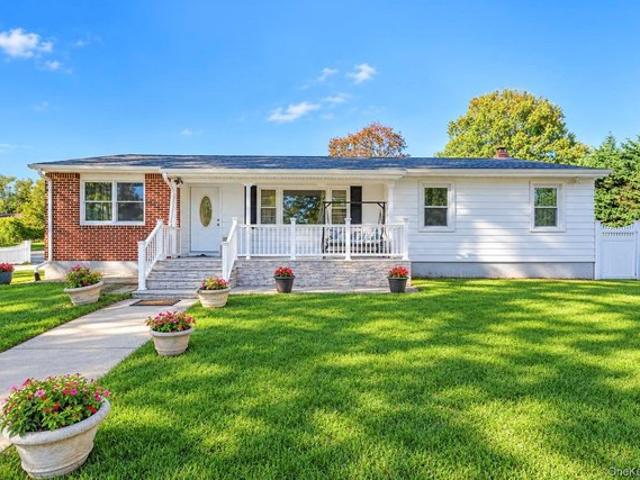 House for sale in Farmingville, Town of Brookhaven