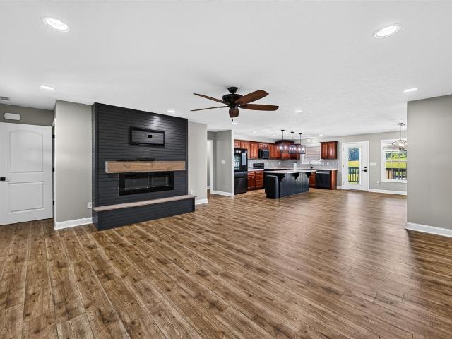 House for sale in Oakland, Kentucky