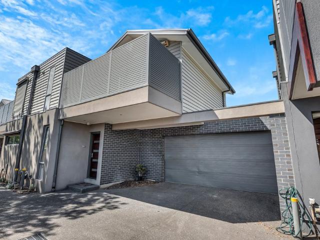 Townhouse for rent in Camerons Creek, Victoria