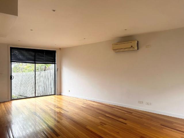 Townhouse for rent in Camerons Creek, Victoria