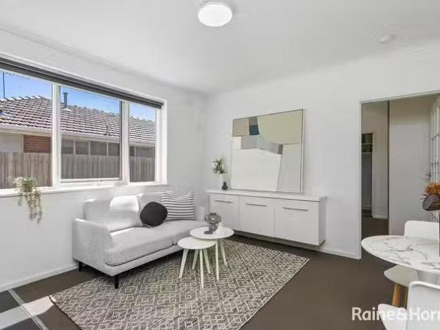 House for rent in Kingsville, Victoria
