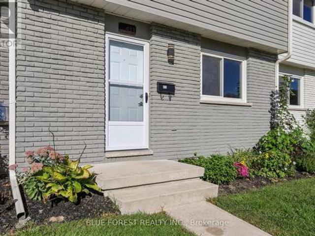 Townhouse for sale in Arva, Ontario
