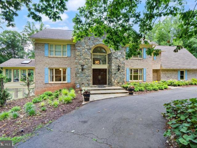 House for sale in Leighs, Reston