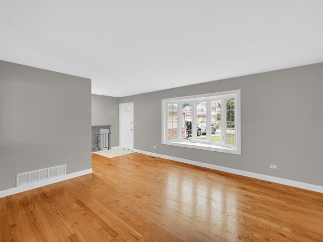 House for sale in Glendale Heights, Illinois