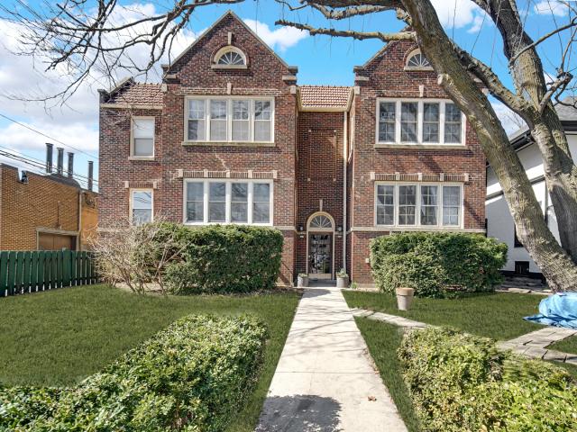 Condo for sale in Oak Park, Illinois