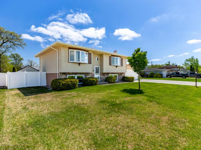 House for sale in Hobart, Lake County