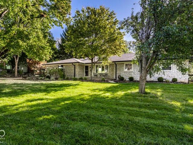 House for sale in Greenwood, Johnson County