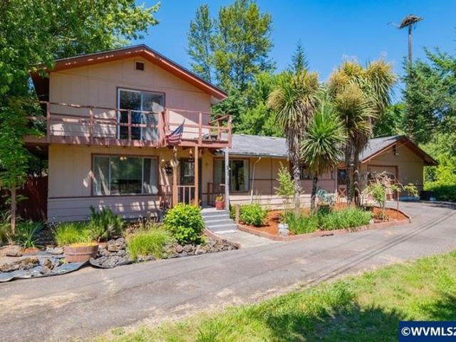House for sale in Oregonia