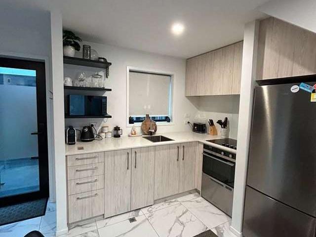 Townhouse for rent in Heathcote, Canterbury