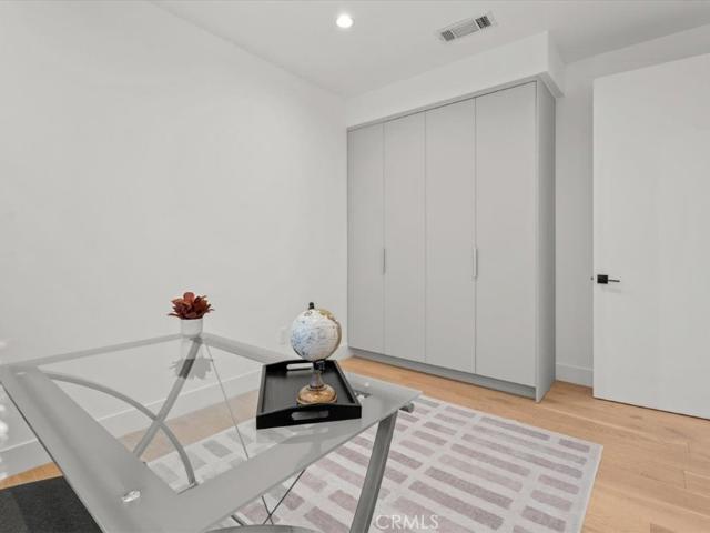 House for sale in Studio City Neighborhood Council District, Canoga Park