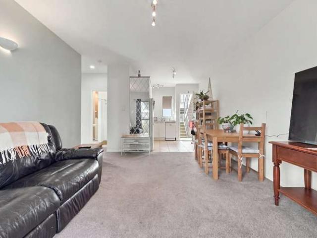 Apartment for sale in Mount Albert, Albert-Eden
