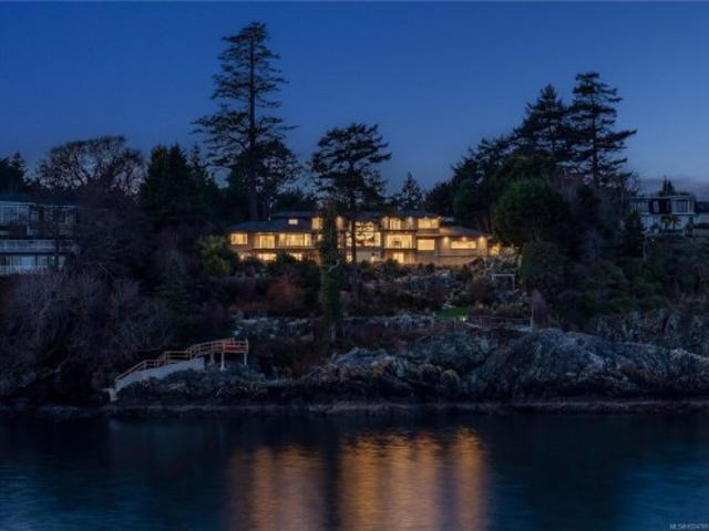House for sale in Saanich, British Columbia