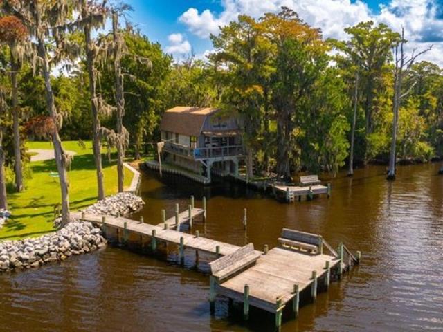 House for sale in Columbia, North Carolina