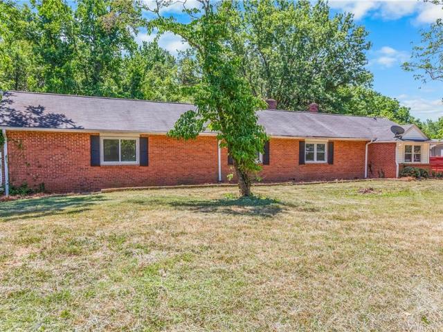 House for sale in Pfafftown, North Carolina