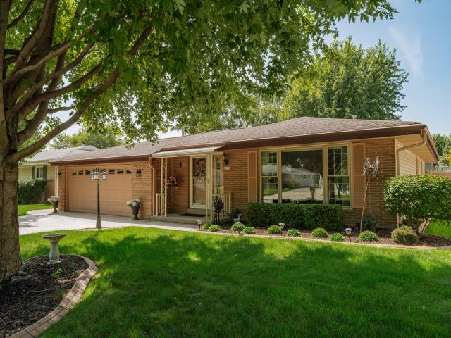 House for sale in Greenfield Park, Wisconsin