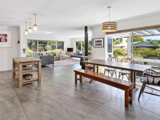 House for sale in Otakou