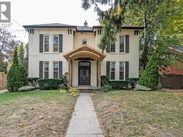 Property for rent in Burlington, Golden Horseshoe