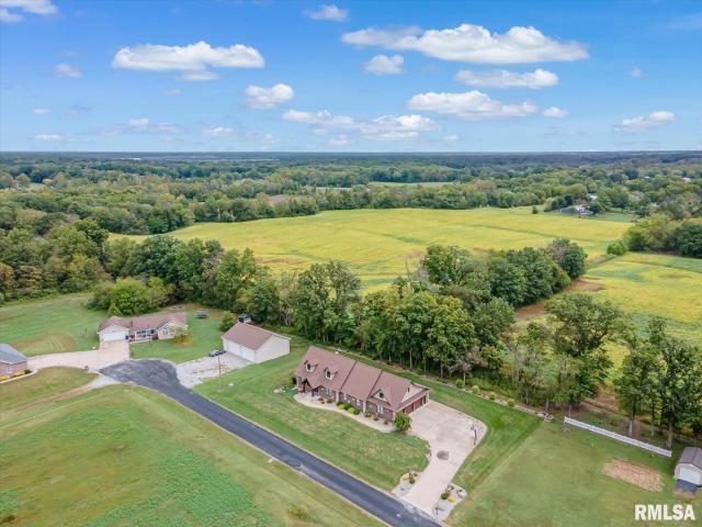 House for sale in Perry, Illinois