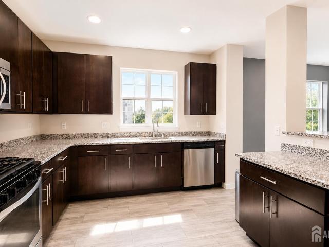 Condo for sale in Middlesex, New Jersey