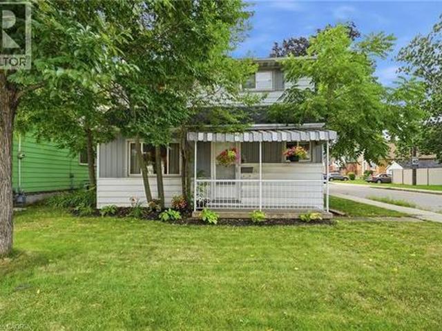 House for sale in Ancaster, Ontario