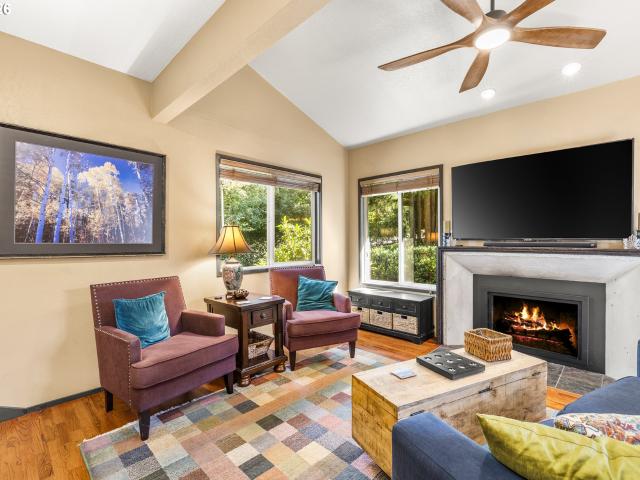 Condo for sale in Mountain Park, Lake Oswego