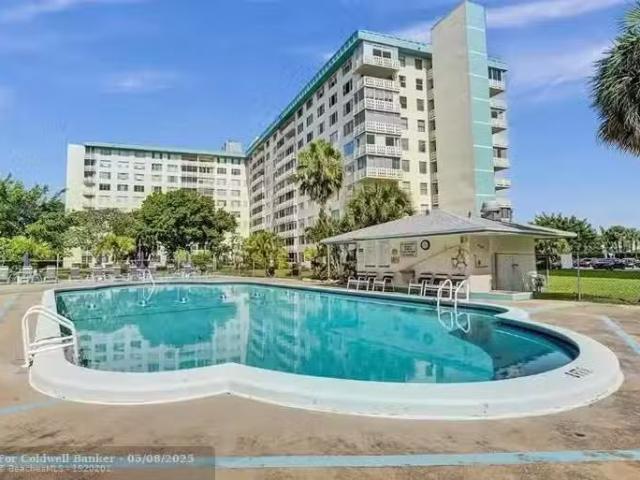 Condo for sale in Hollywood