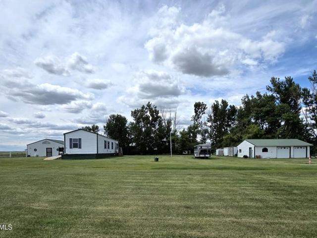 House for sale in Jamestown, North Dakota