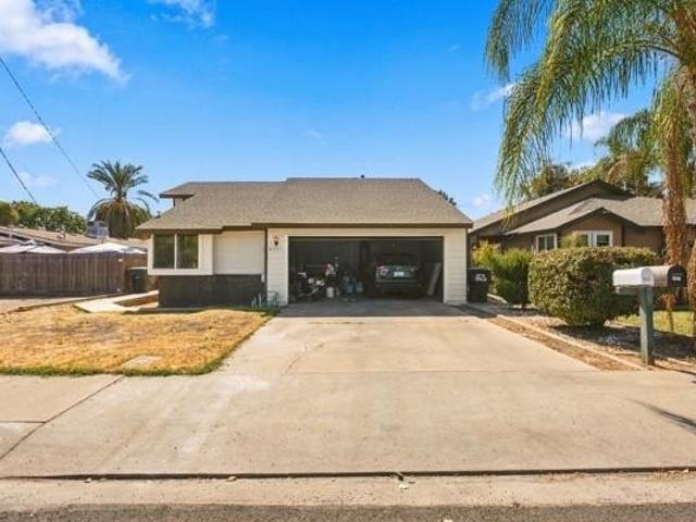 House for sale in Visalia, Tulare County