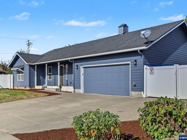 House for sale in Salem, Marion County