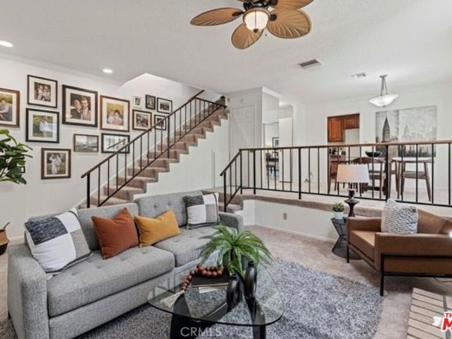 Townhouse for sale in Studio City Neighborhood Council District, Canoga Park