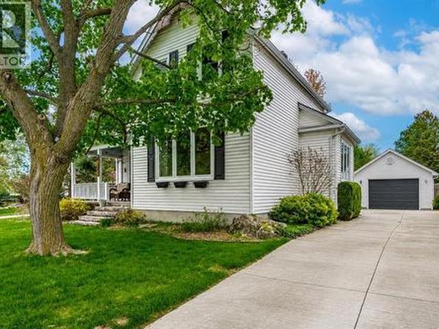 House for sale in Petrolia, Ontario