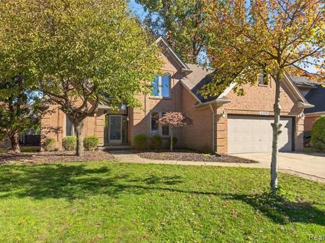 House for sale in Rivergate, Clinton Township