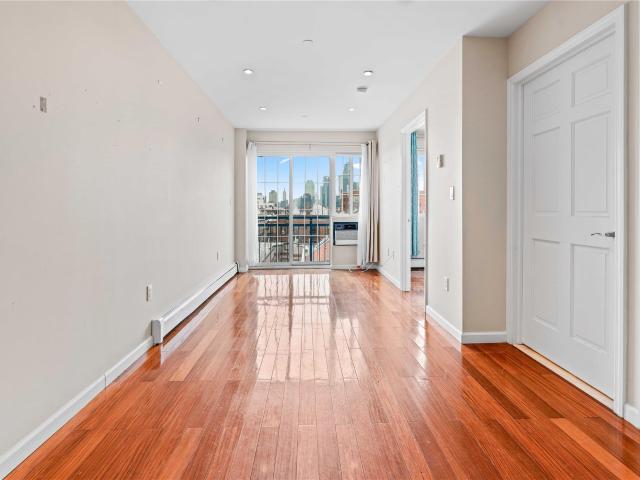 Condo for sale in Long Island City Condo for sale in Long Island City